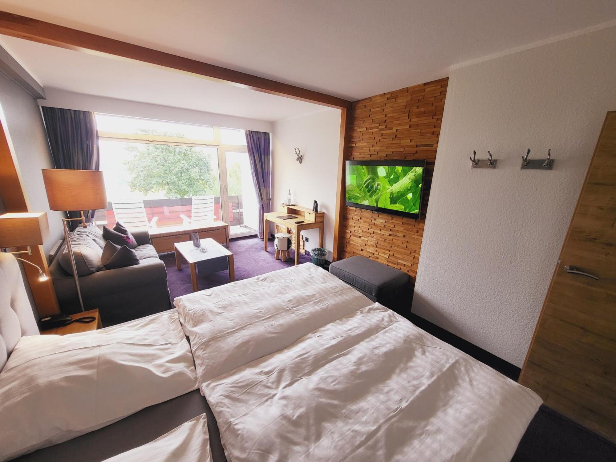 Berghotel Habbel Und Die Welt Kann Warten Cobbenrode Eksteriør billede