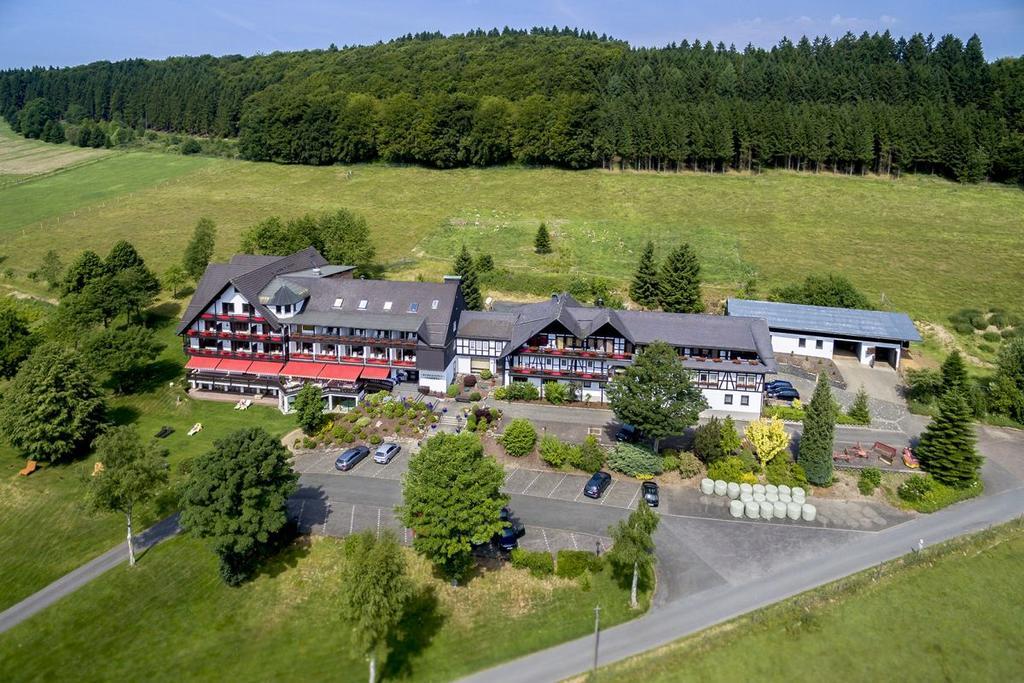 Berghotel Habbel Und Die Welt Kann Warten Cobbenrode Eksteriør billede